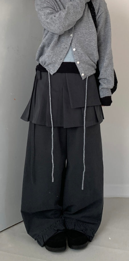 Must have layer pants (可分折裙+褲)