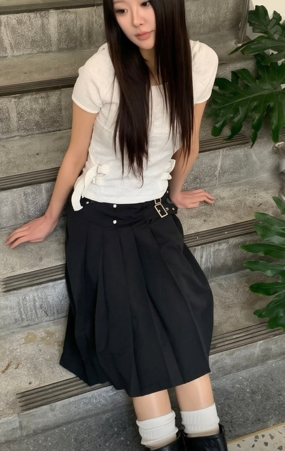 Pleated mid skirt