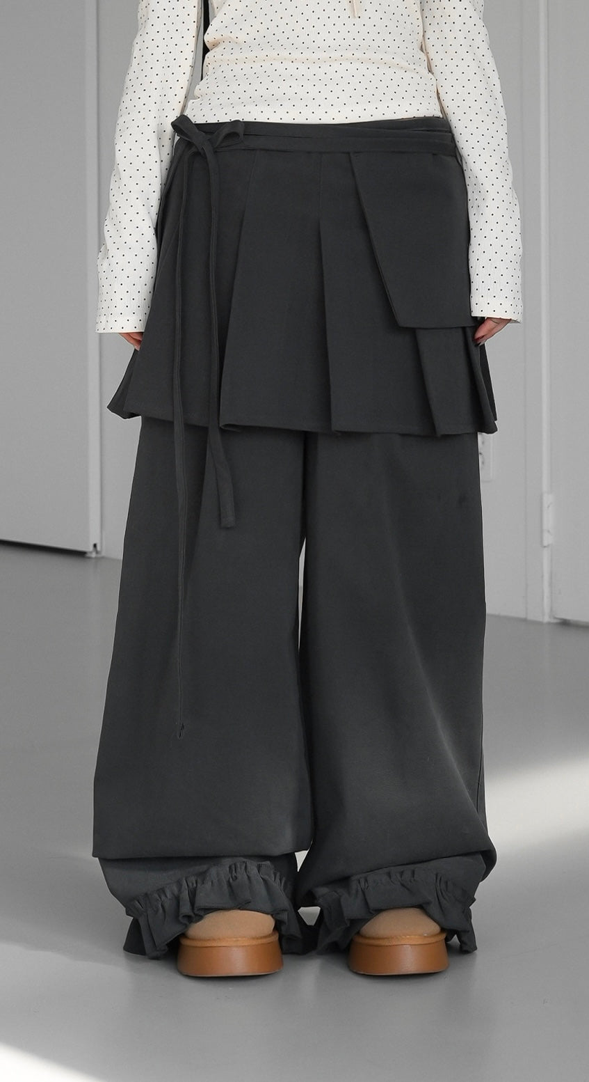 Must have layer pants (可分折裙+褲)