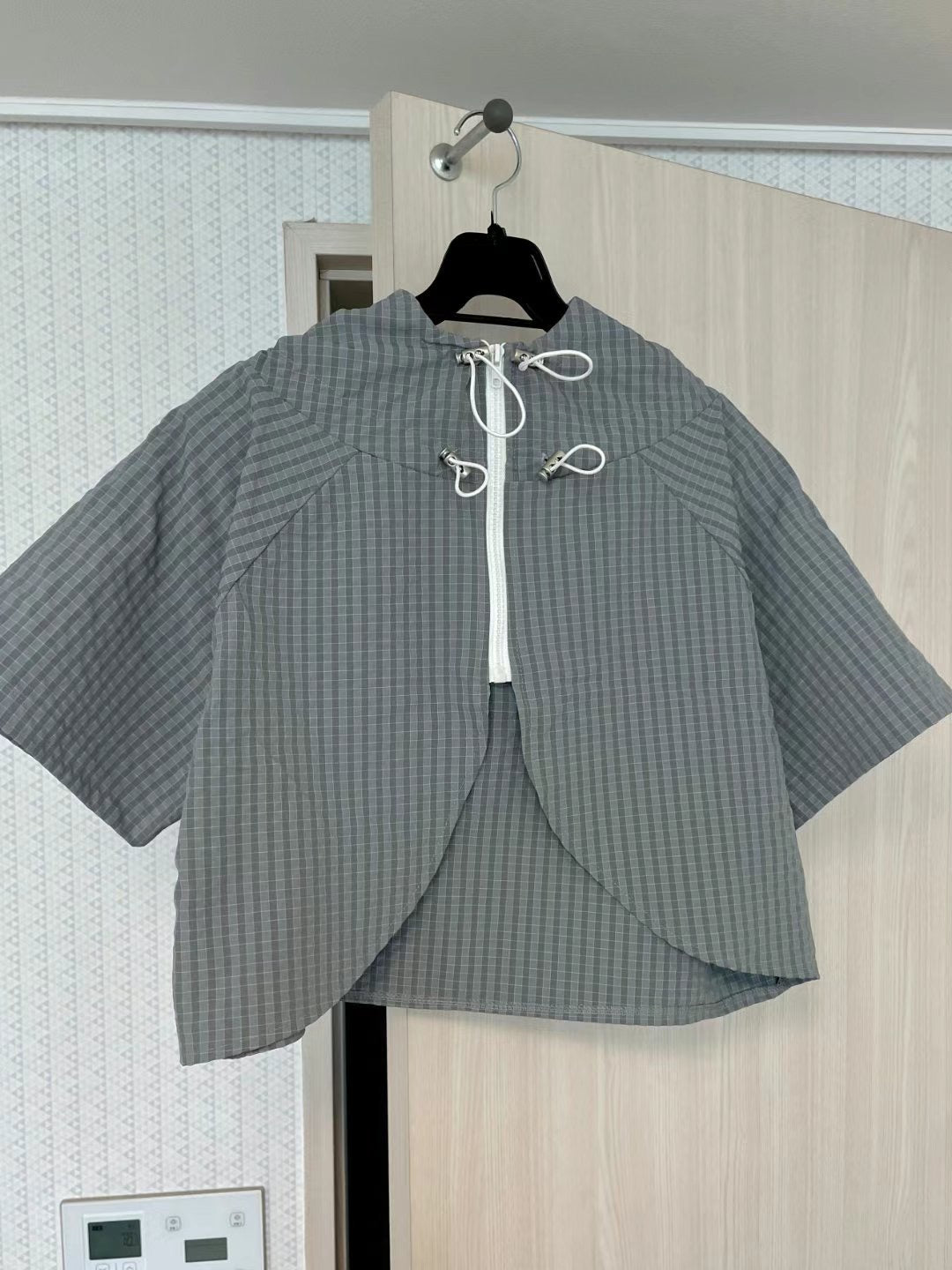 Crop checked outer