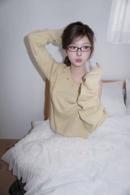 Star simple off shoulder tee