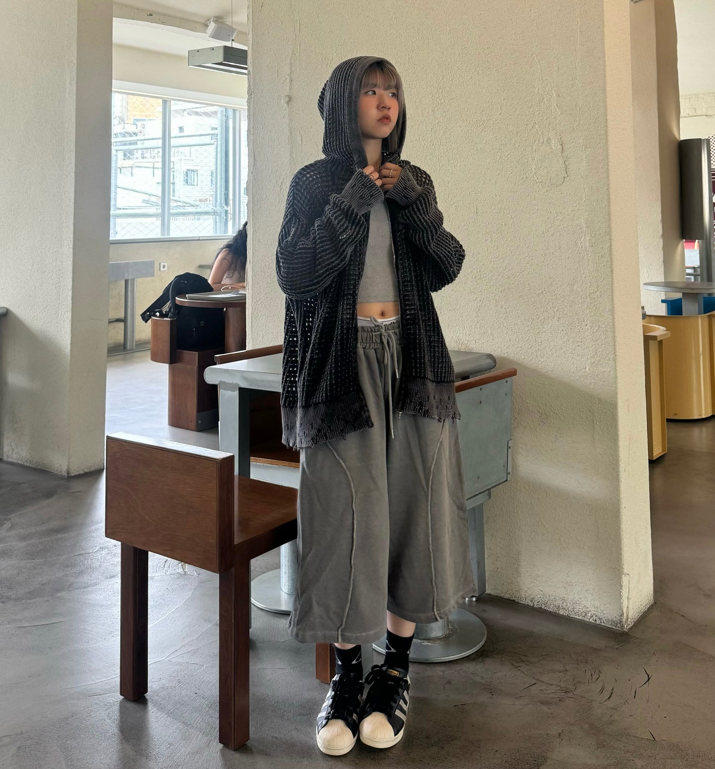 Unisex net damaged outer