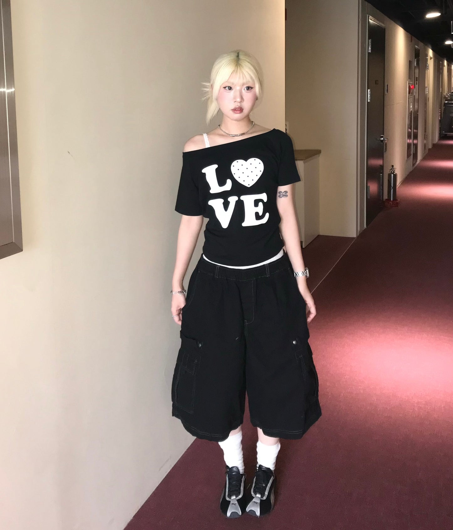 Love dot off shoulder tee