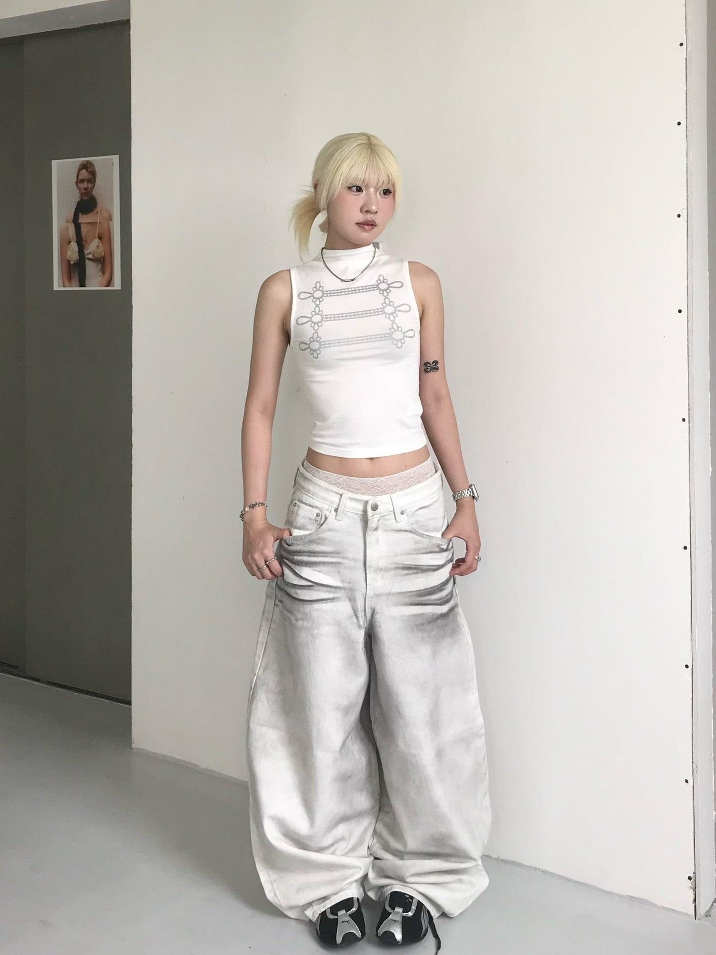 Necklace vest