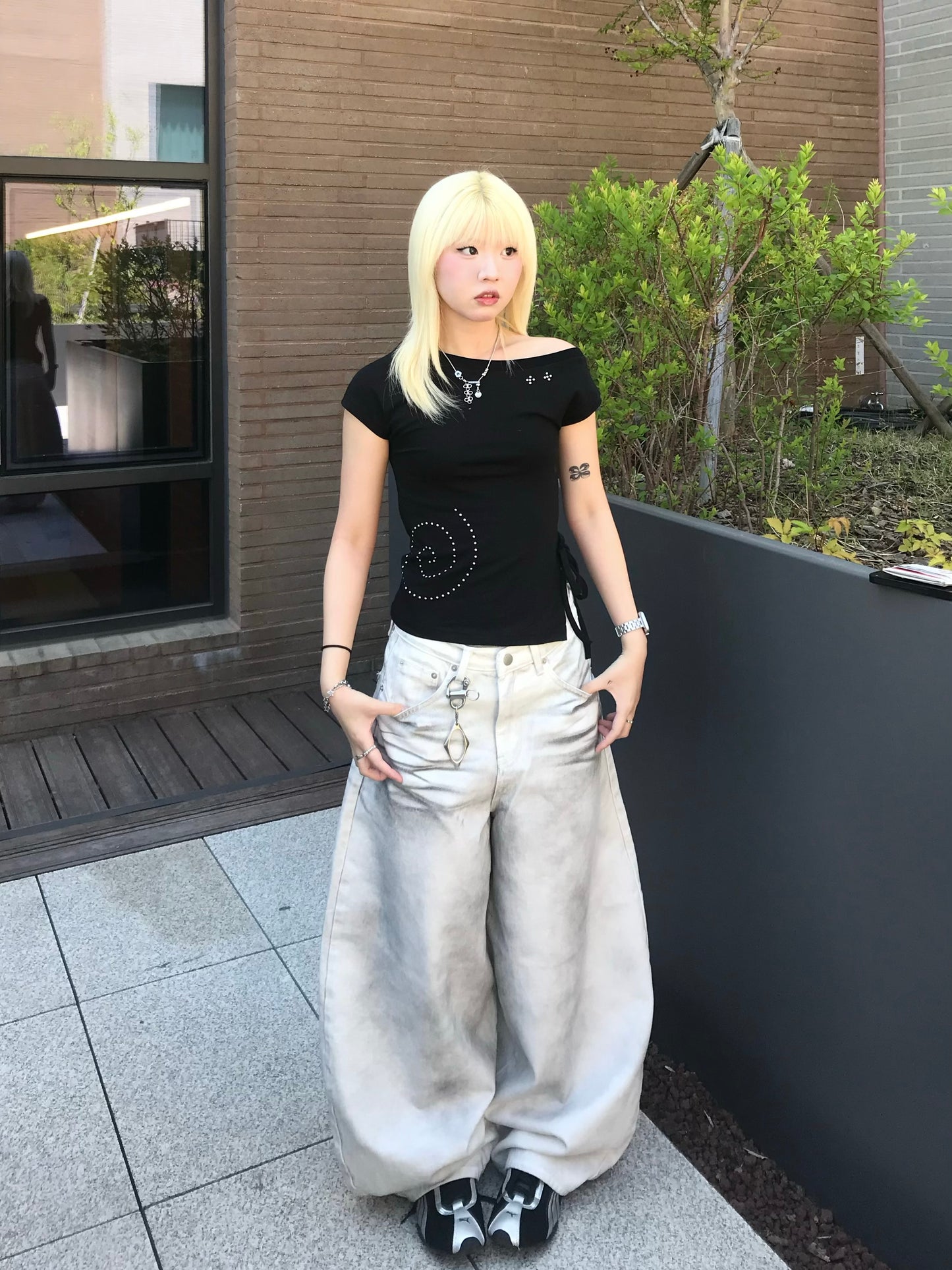 Dizzy off shoulder tee