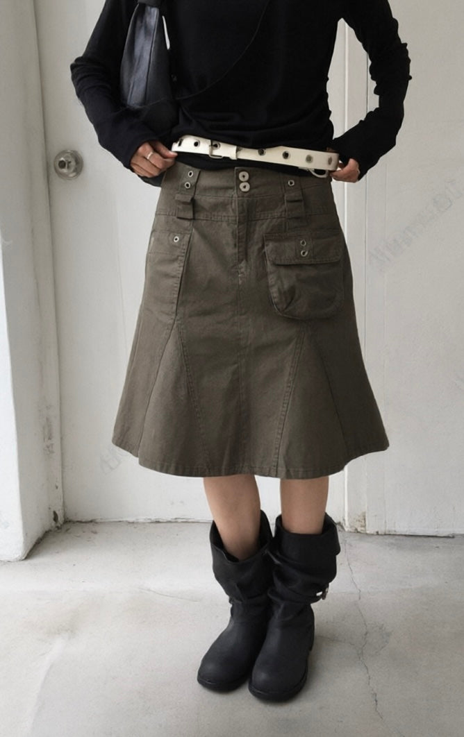 Must in!!! Perfect cargo mid skirt