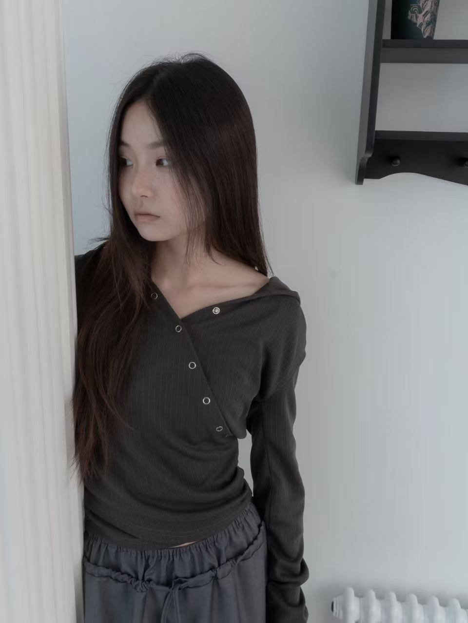 Button hooded tee