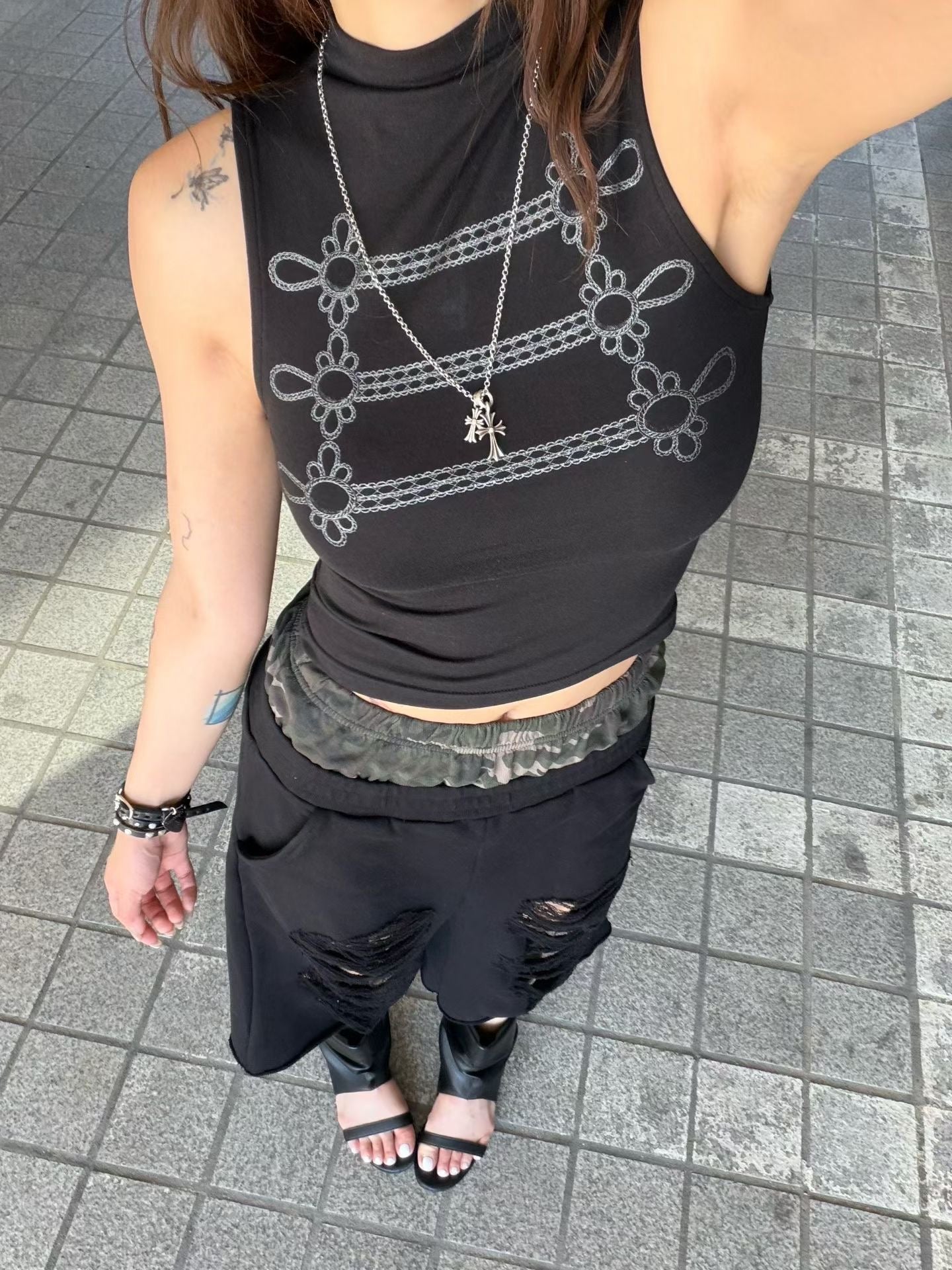 Necklace vest
