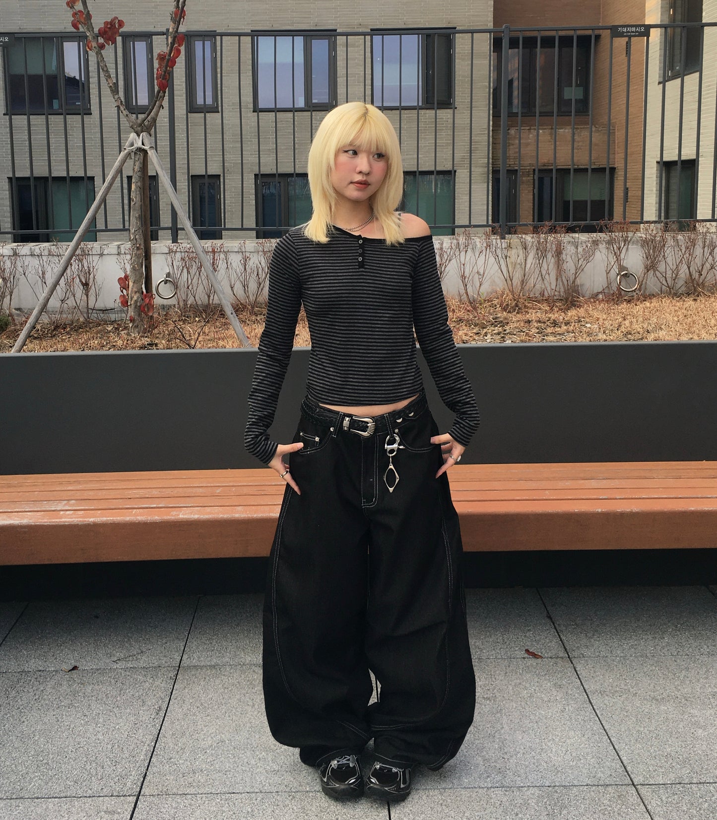 Must have!!明線super wide pants￼