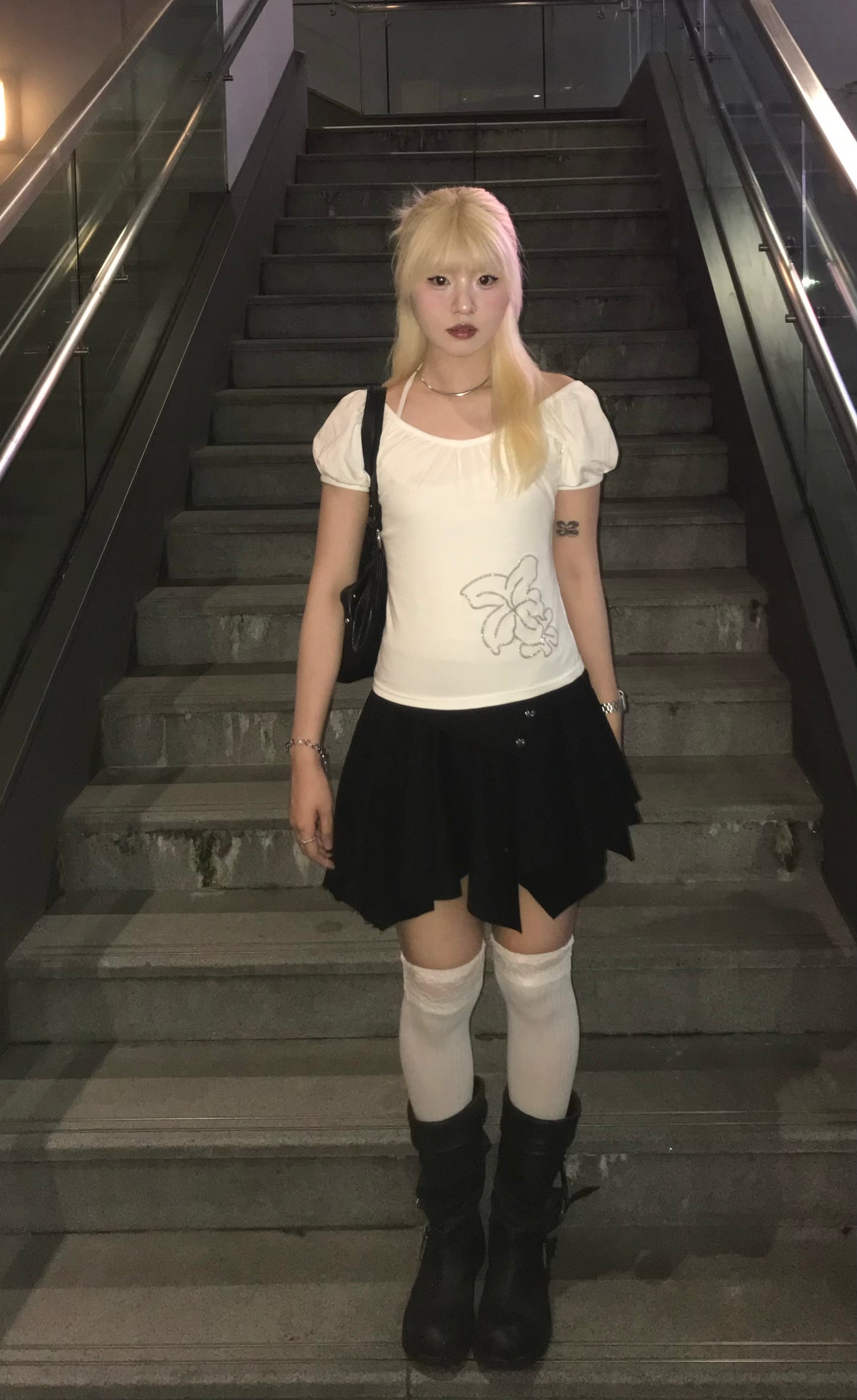 Flower dating top