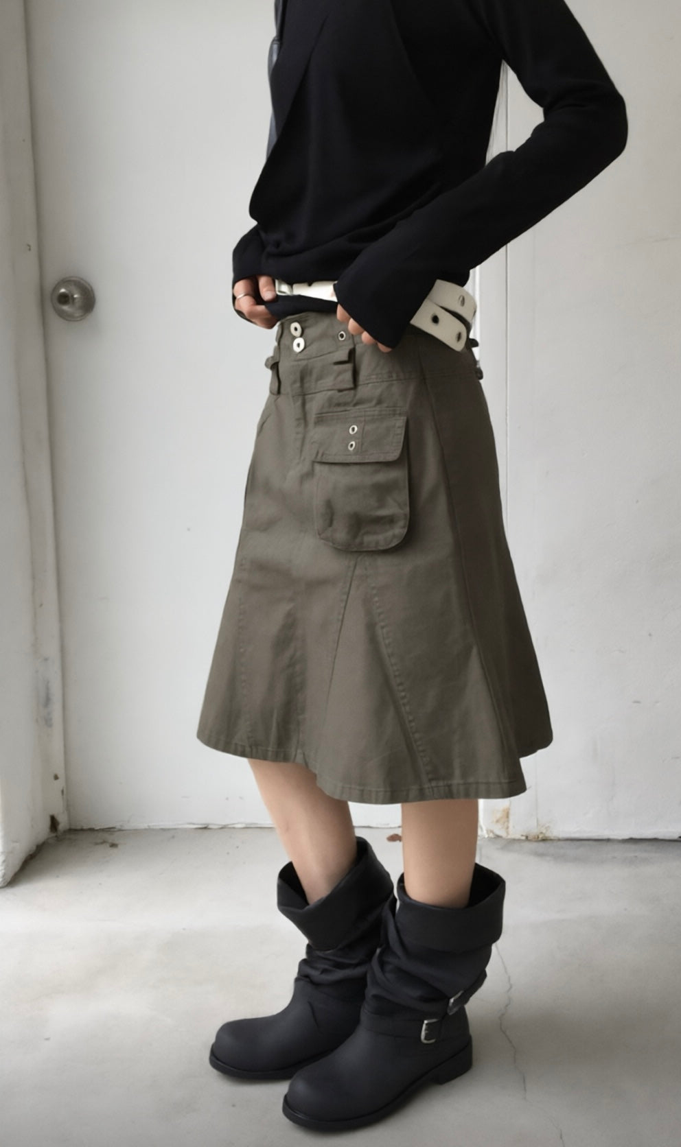 Must in!!! Perfect cargo mid skirt