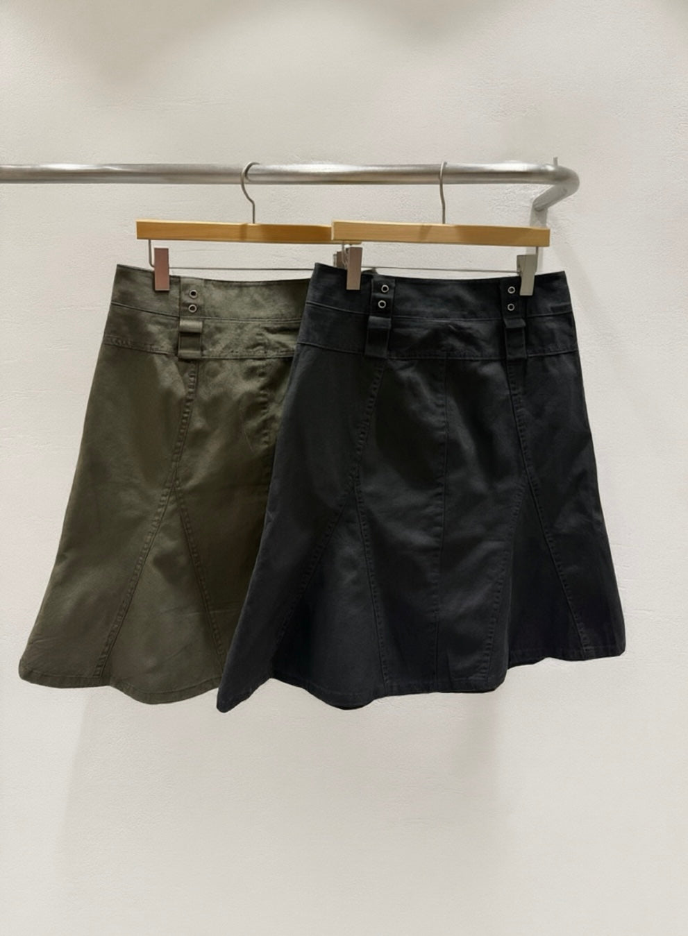 Must in!!! Perfect cargo mid skirt