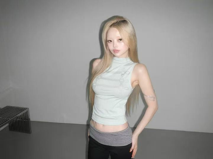 Necklace vest