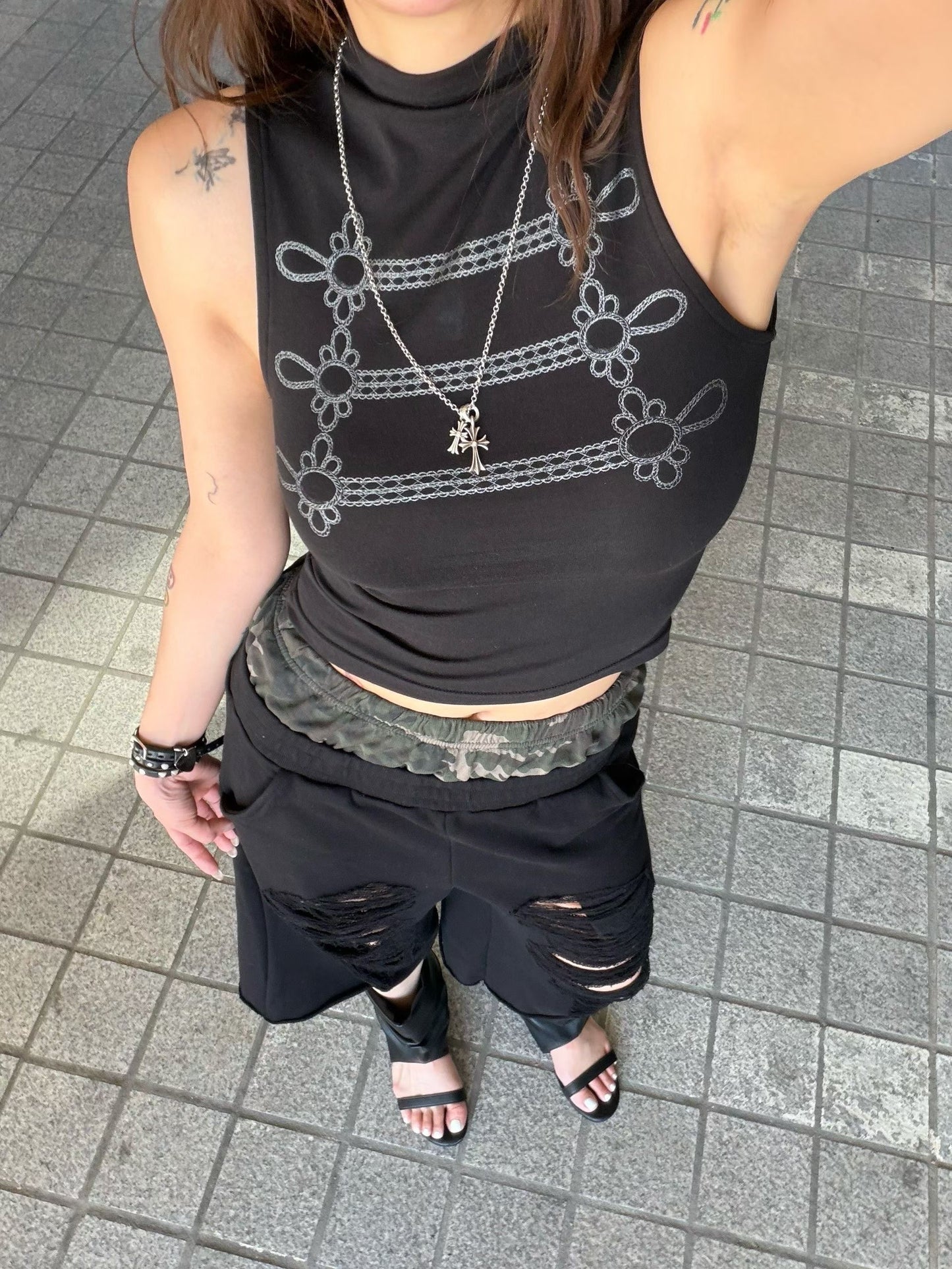 Necklace vest