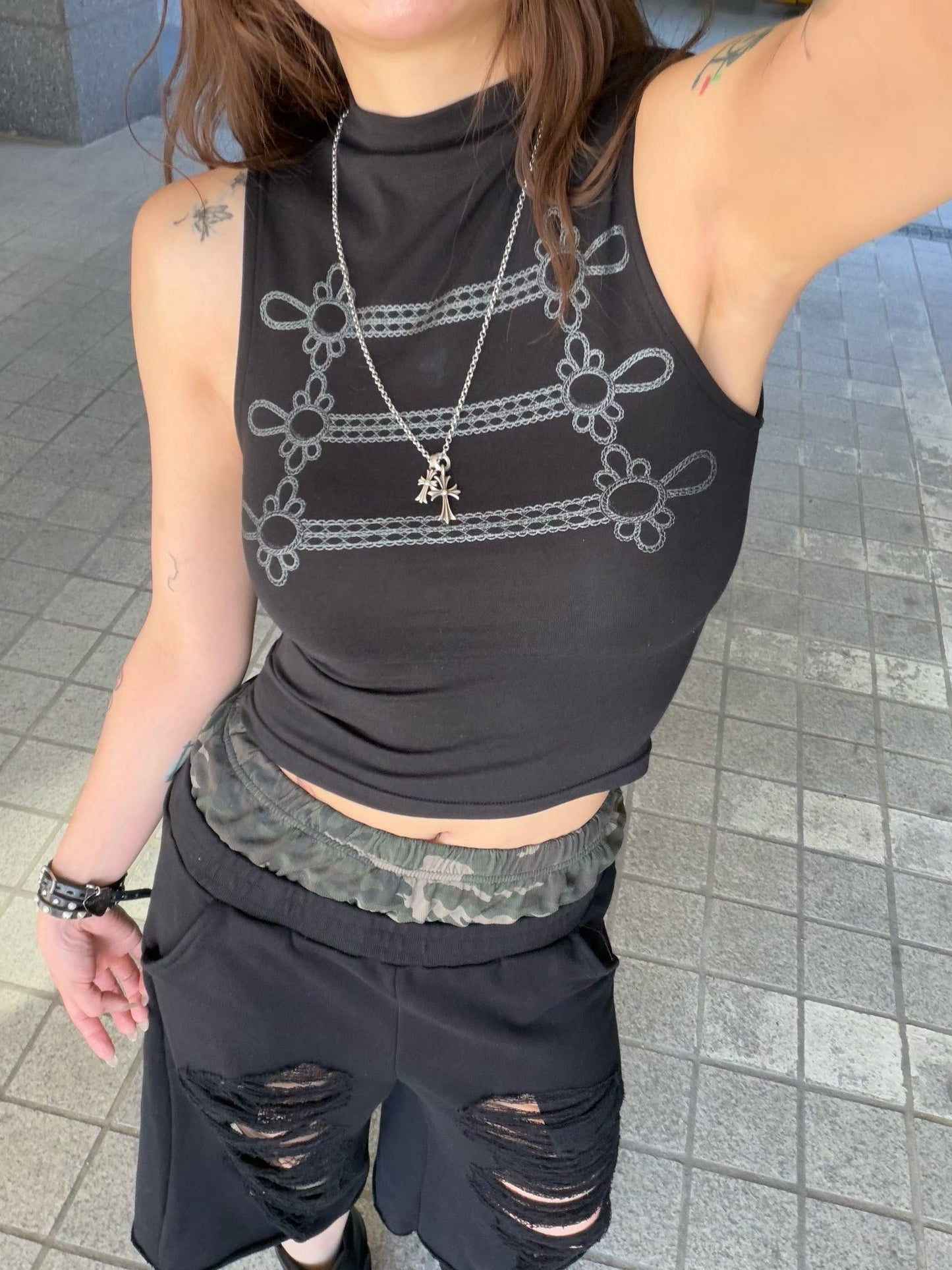 Necklace vest