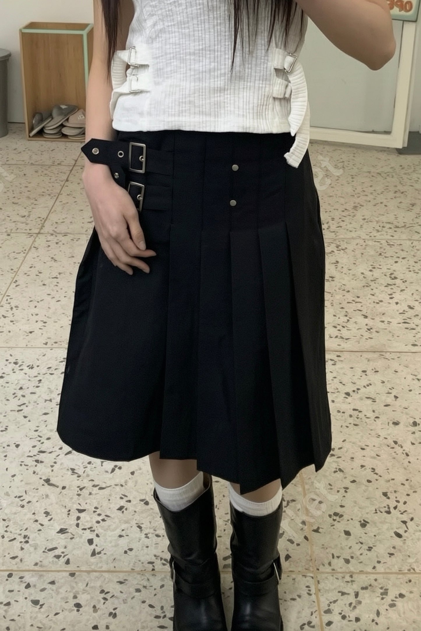 Pleated mid skirt